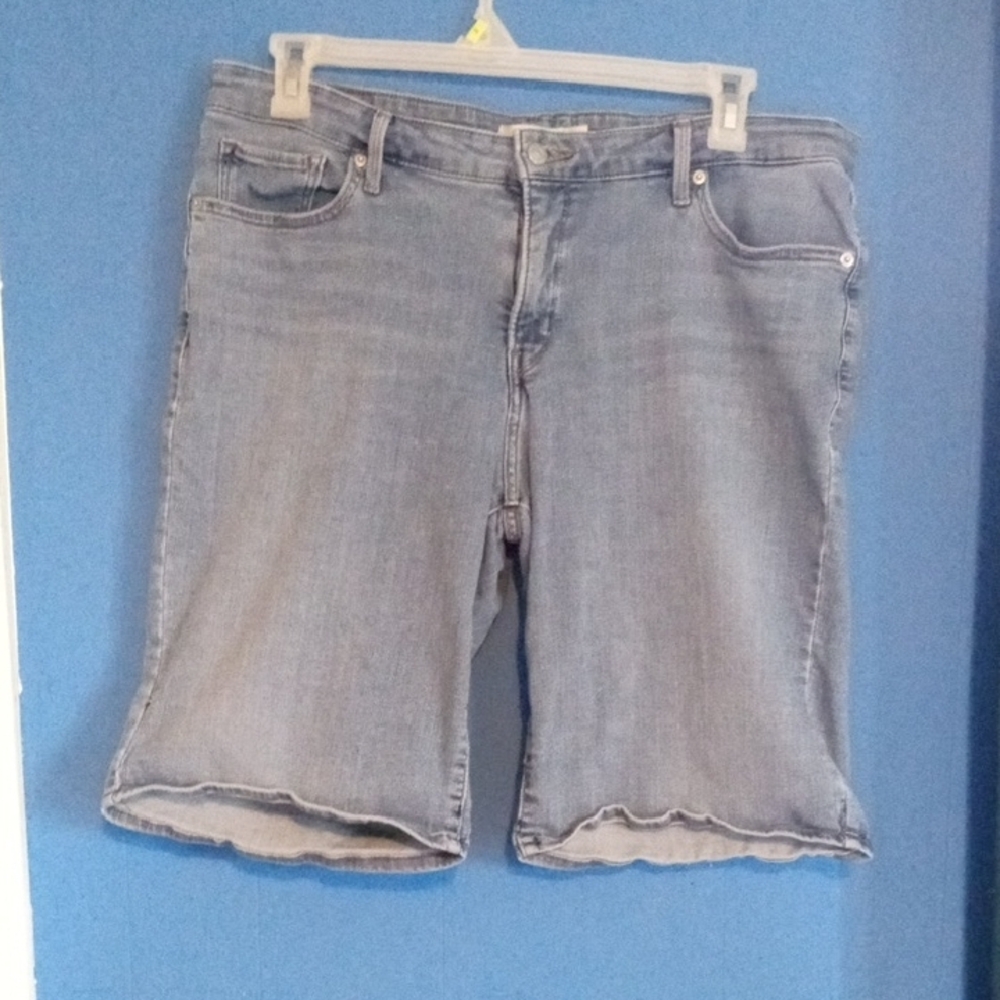 Levis Denim shorts with stretch